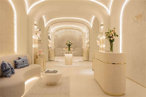 spa dior plaza athénée|dior hotel athénée.